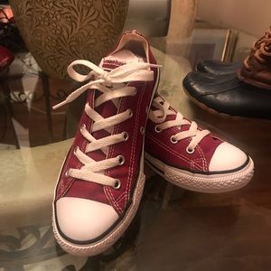 Girl’s Red Converses!